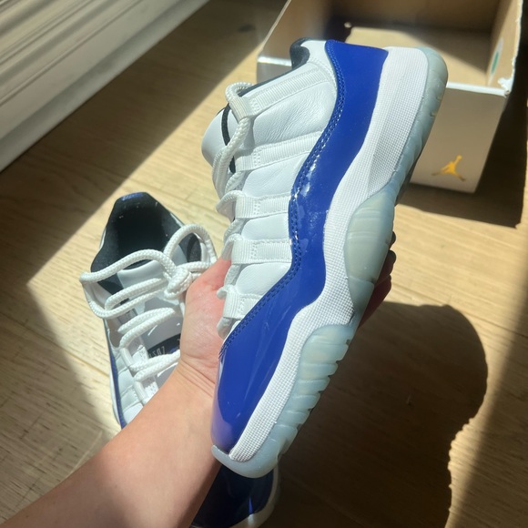 Women’s air Jordan 11 Retro Low Concord Sketch - Picture 4 of 10